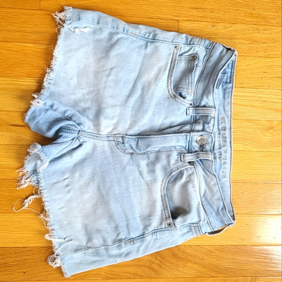 American Eagle Light Wash Shorts - Picture 4 of 6